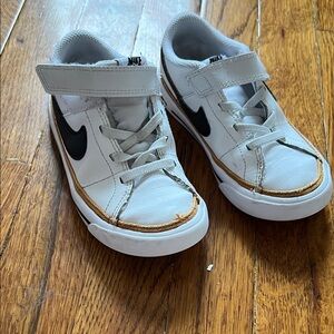Nike Legacy sneaker
